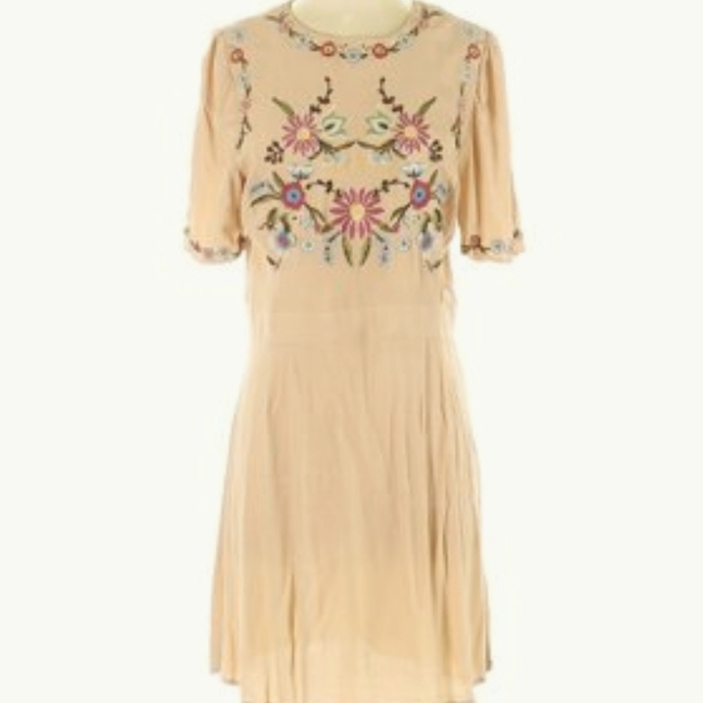 NWT Blu Pepper Floral Embroidered Dress